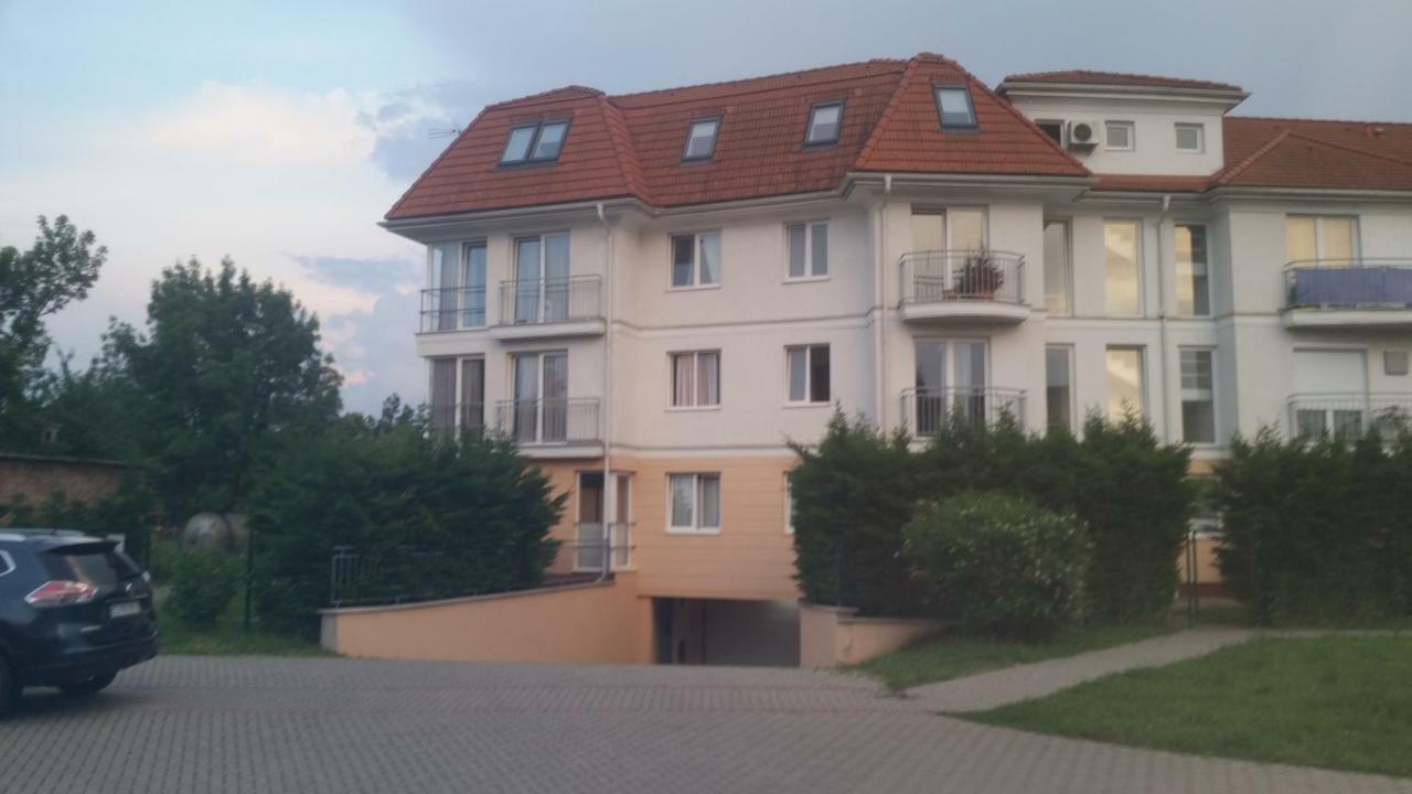 Diamond House Apartment Hajdúszoboszló Екстериор снимка